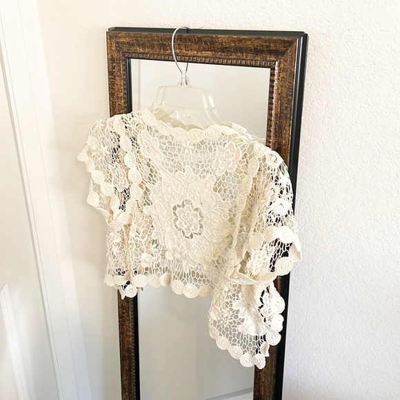 Cream crochet cardigan - Picture 2 of 3